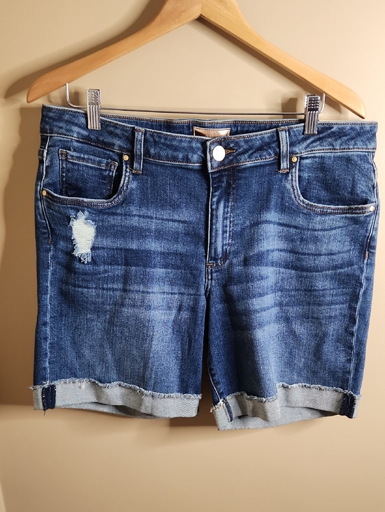 Kut from the Kloth Pants - KUT from the Kloth Women's Catherine Boyfriend Short. Size 14. NWT